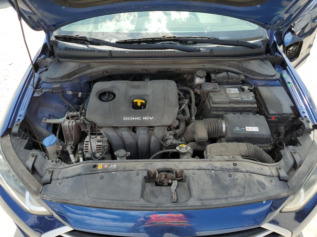 2017 Hyundai Elantra - Image 11