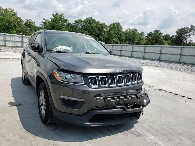 3C4NJCAB2JT133433 2018 Jeep Compass Sport