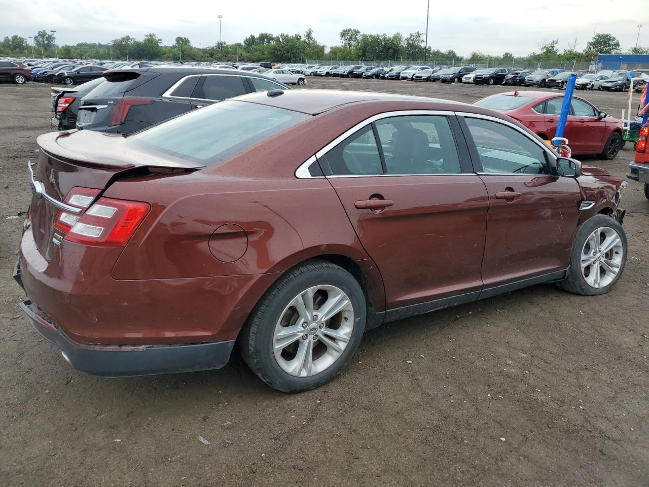 2015 Ford Taurus - Image 3