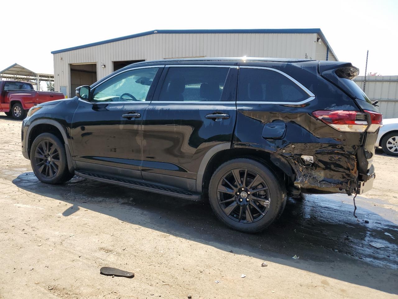 5TDJZRFH9KS729657 2019 TOYOTA HIGHLANDER - Image 2