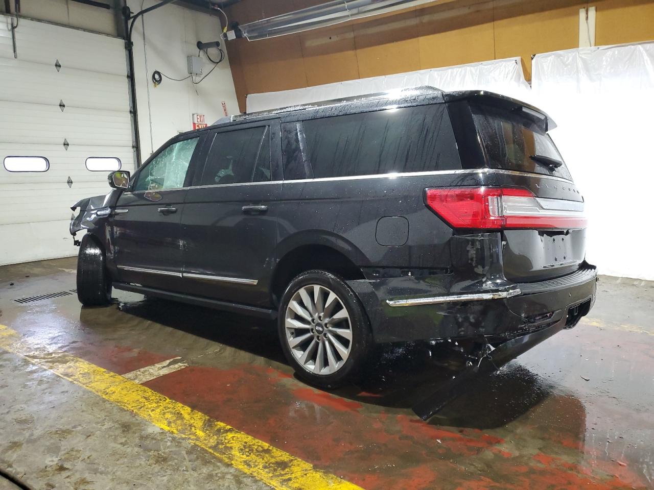 2020 Lincoln Navigator - Image 2