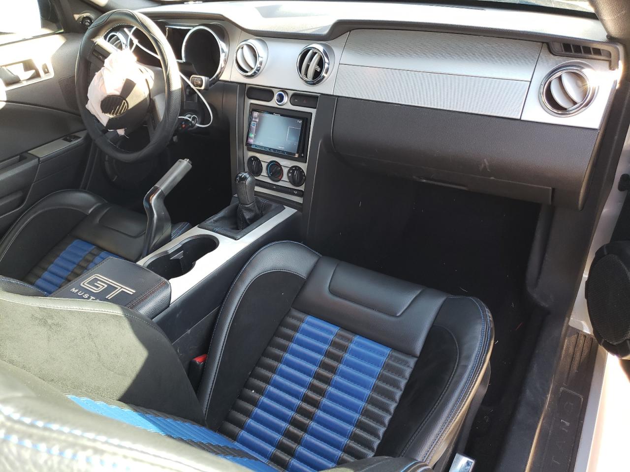 2006 Ford Mustang - Image 8