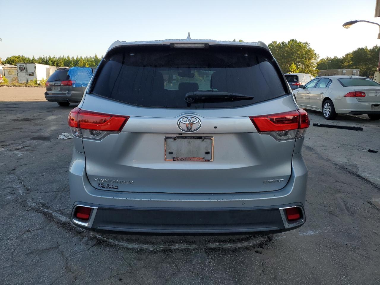 2018 Toyota Highlander Limited VIN: 5TDYZRFH0JS237709 Lot: 68892494