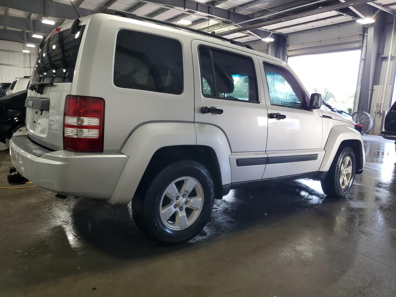 2012 Jeep Liberty (North America) - Image 3