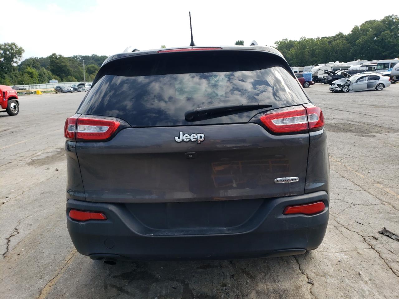 2018 Jeep Cherokee Latitude Plus VIN: 1C4PJLLB0JD553994 Lot: 69212044