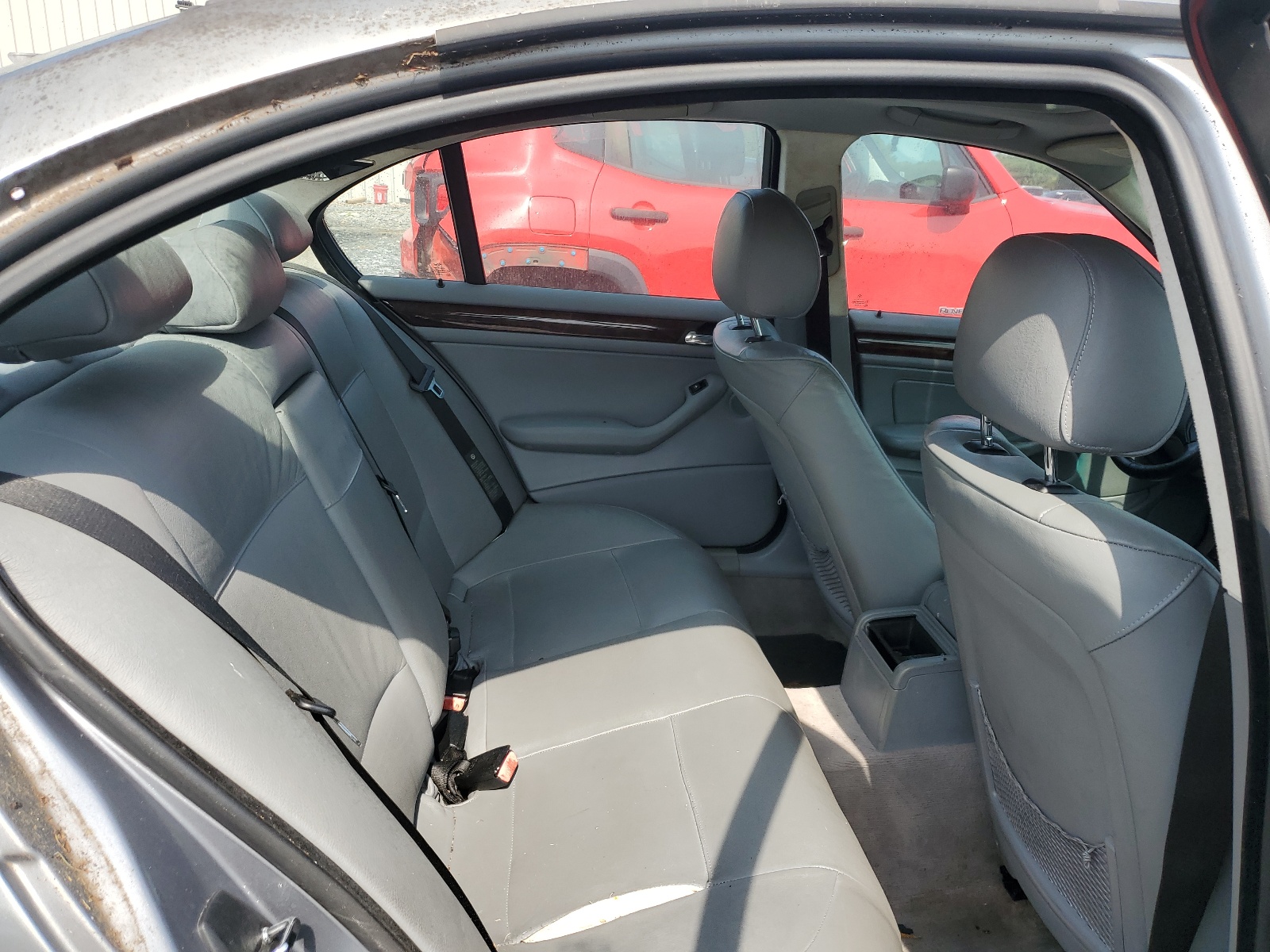 WBAEV33484KR30520 2004 BMW 325 I