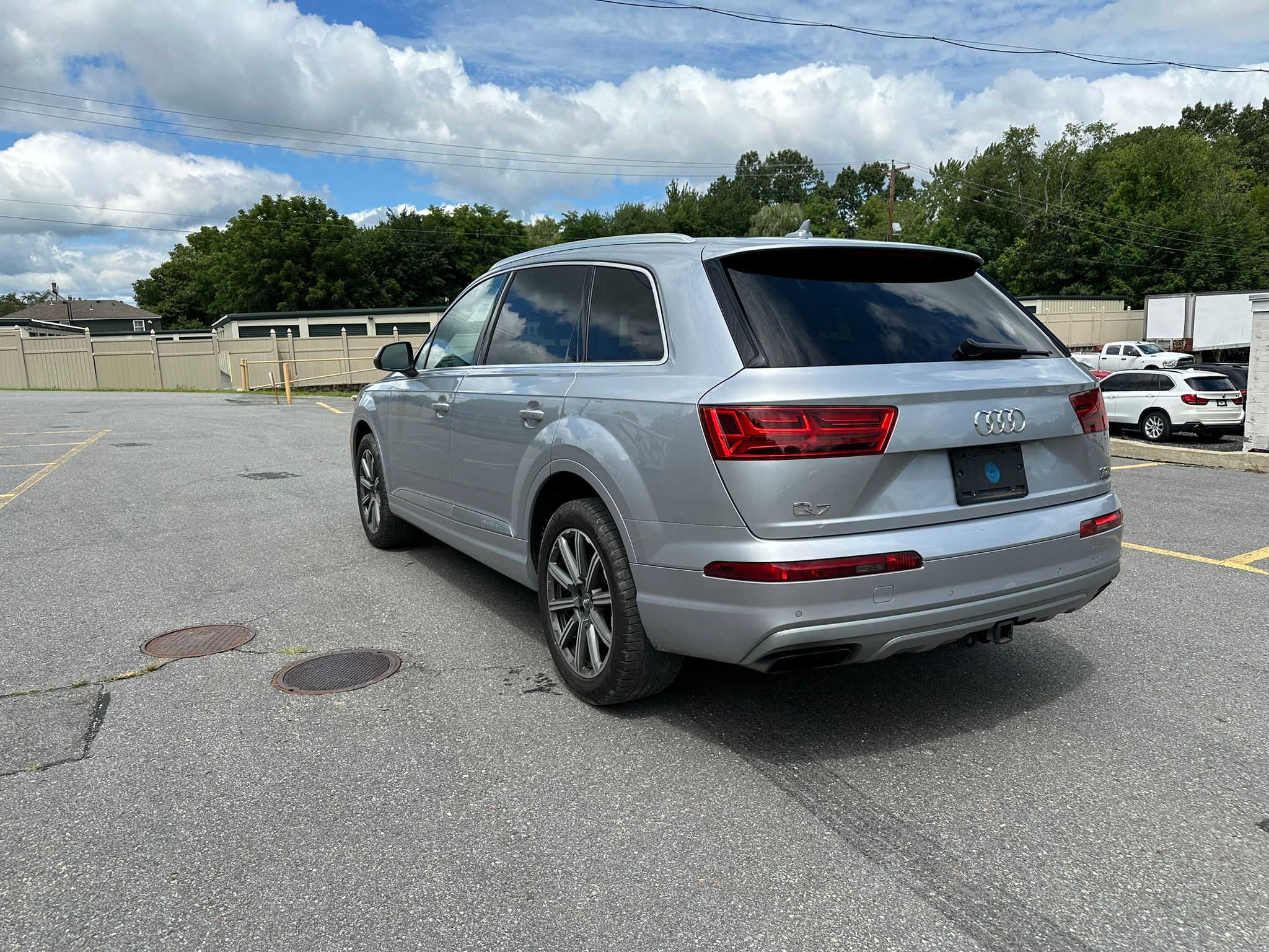 2018 Audi Q7 Premium Plus vin: WA1LAAF74JD045631