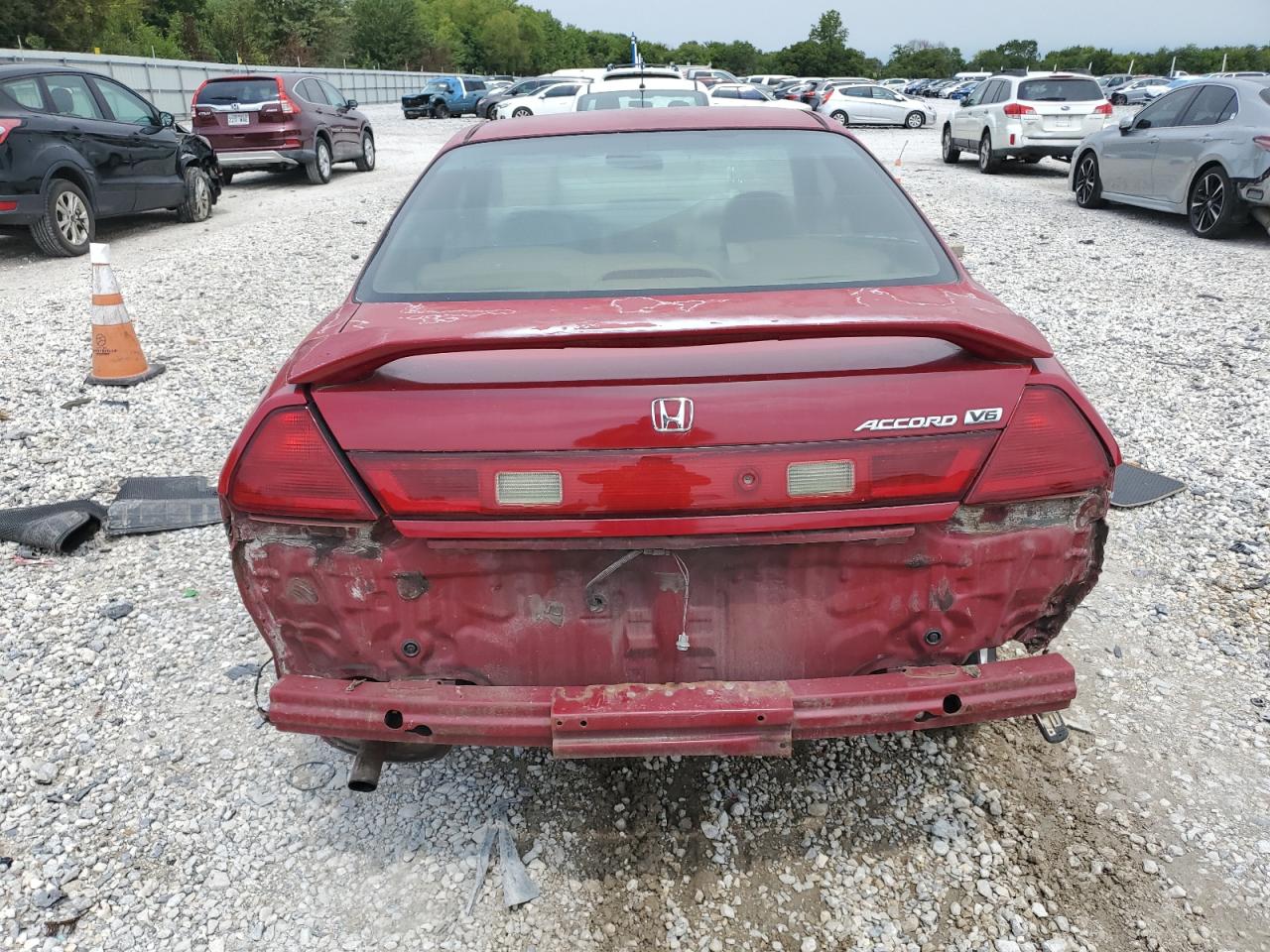 1HGCG2252YA025941 2000 Honda Accord Ex