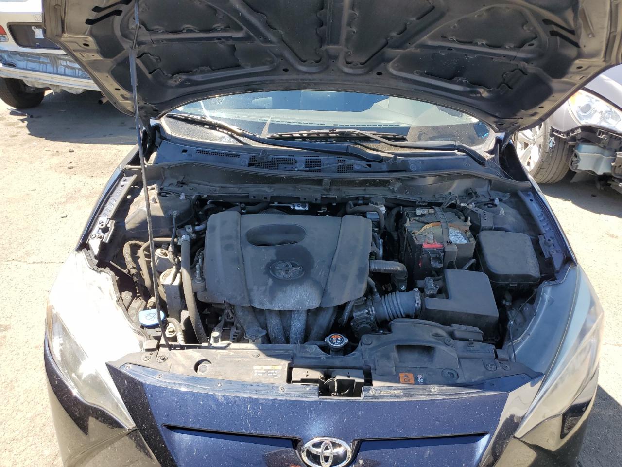 3MYDLBYVXHY185794 2017 Toyota Yaris Ia