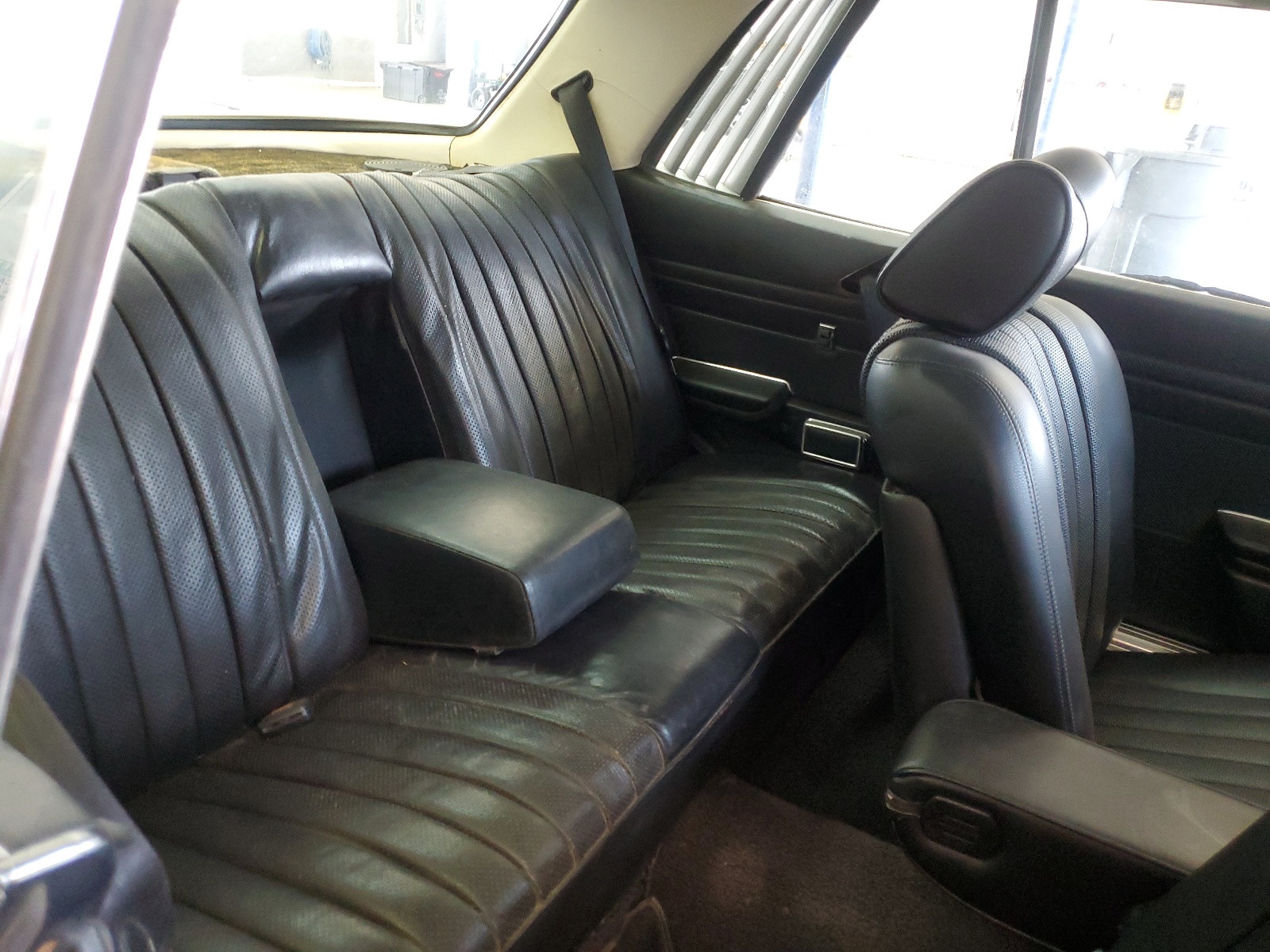 10702412009347 1975 Mercedes-Benz 450 Slc