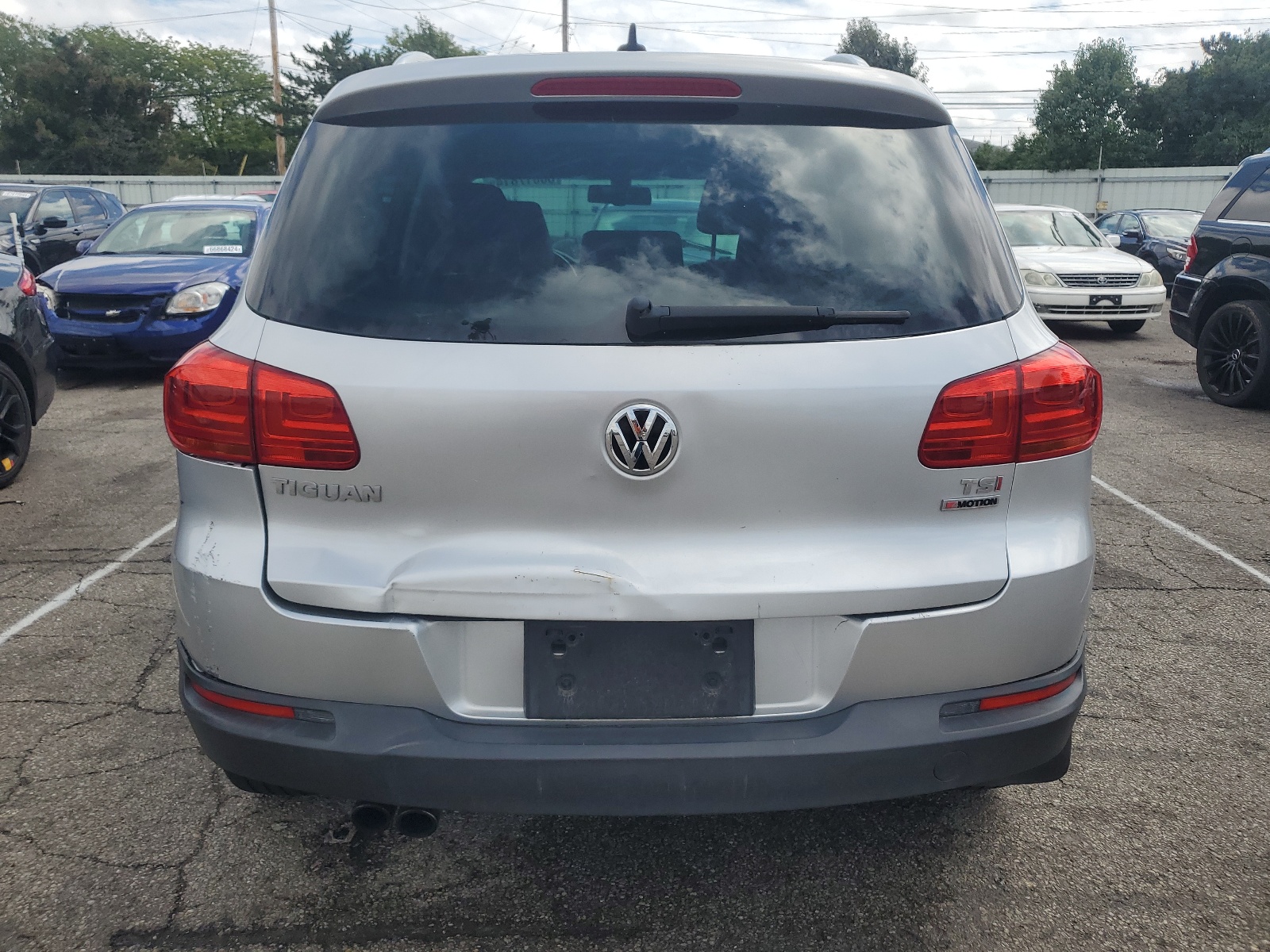 WVGSV7AX7HW504399 2017 Volkswagen Tiguan Wolfsburg