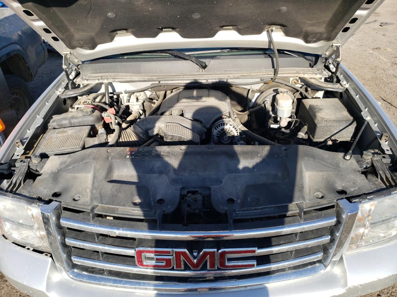 2012 GMC Sierra - Image 11