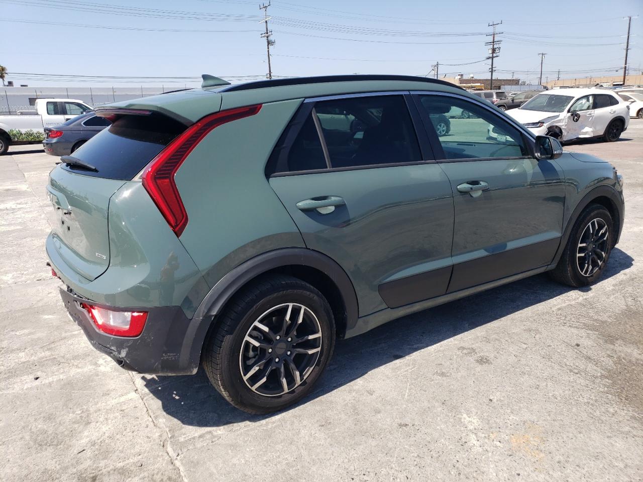 KNDCS3LF1P5064487 Kia Niro EX 3