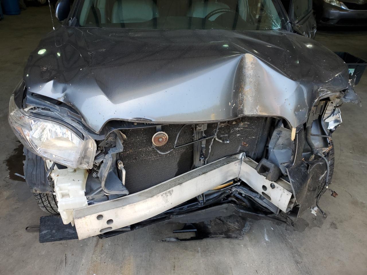 2010 Toyota Highlander - Image 13