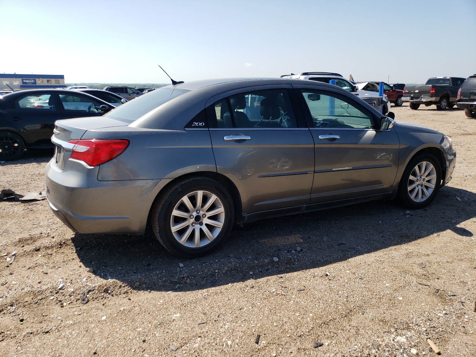 2013 Chrysler 200 Limited vin: 1C3CCBCG3DN586649