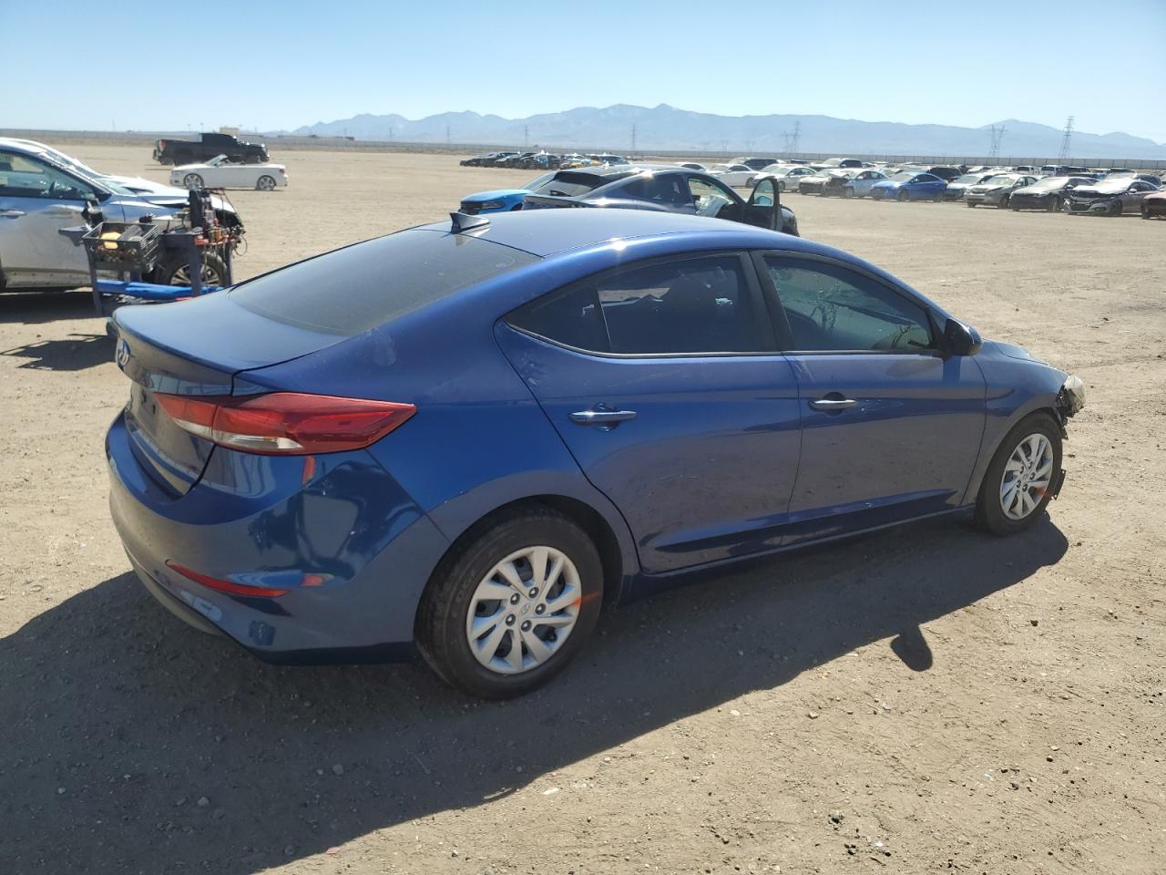 2017 Hyundai Elantra - Image 3