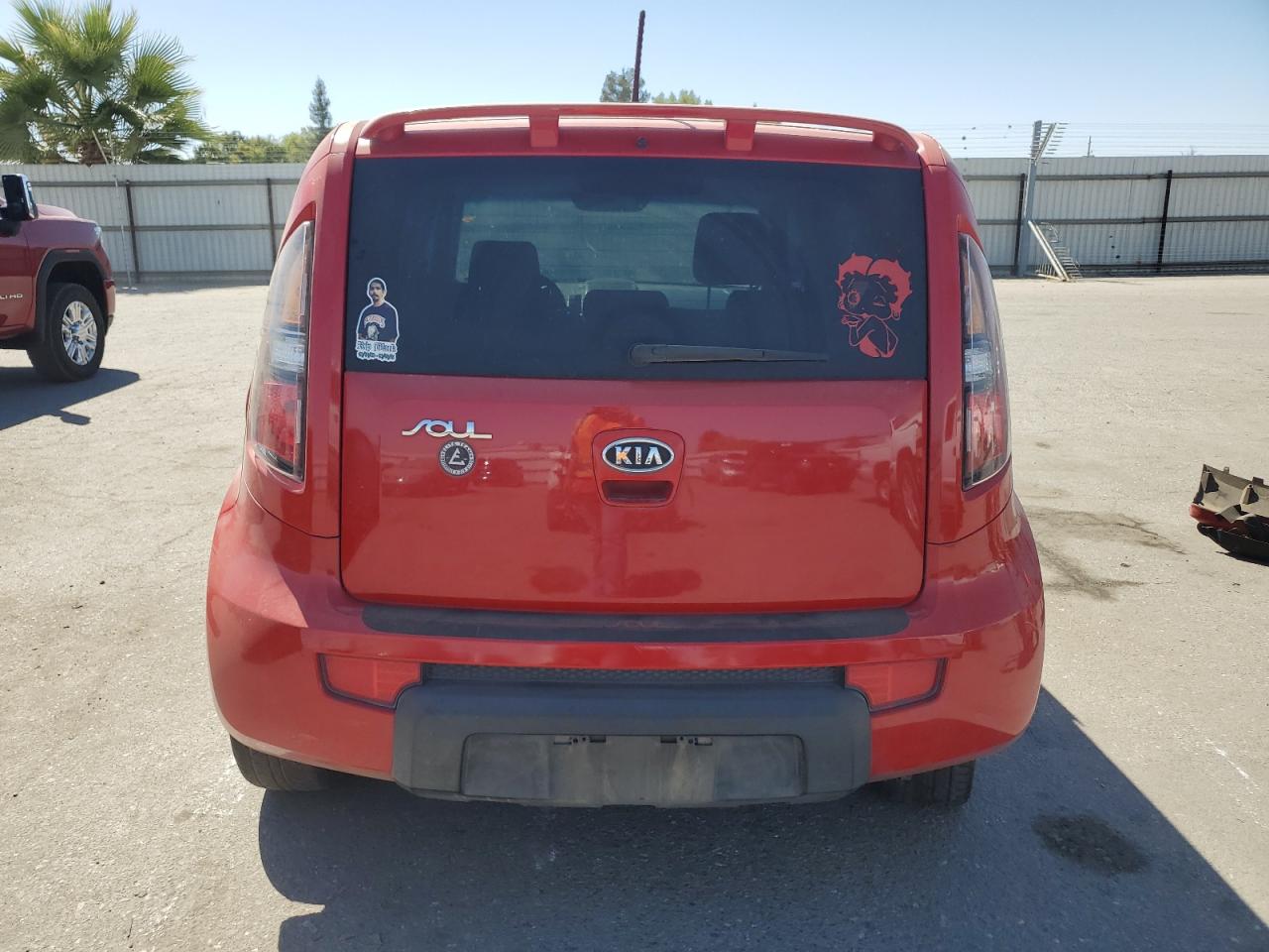 2010 Kia Soul + VIN: KNDJT2A26A7177927 Lot: 68457024