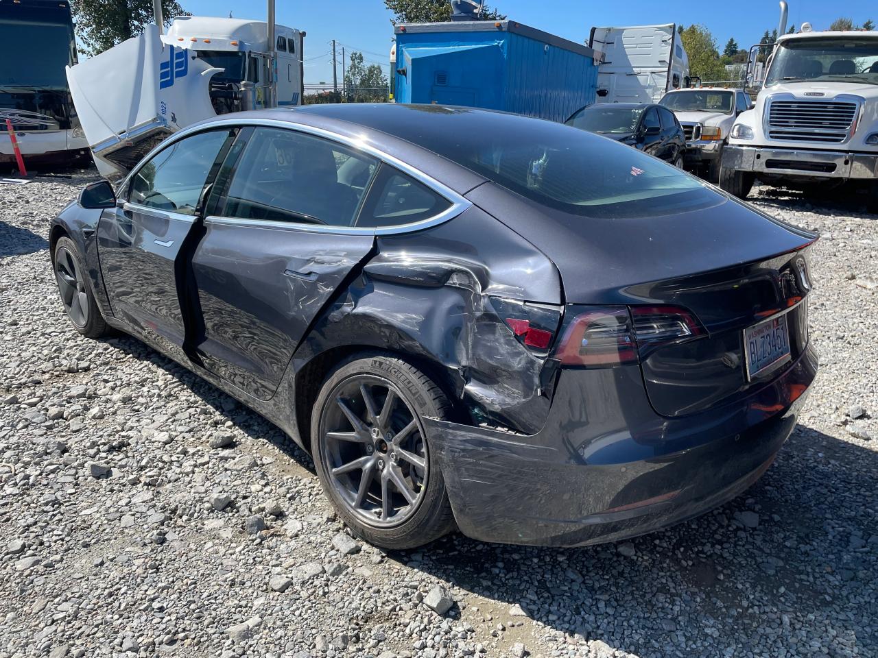 5YJ3E1EAXJF101569 2018 TESLA MODEL 3 - Image 2