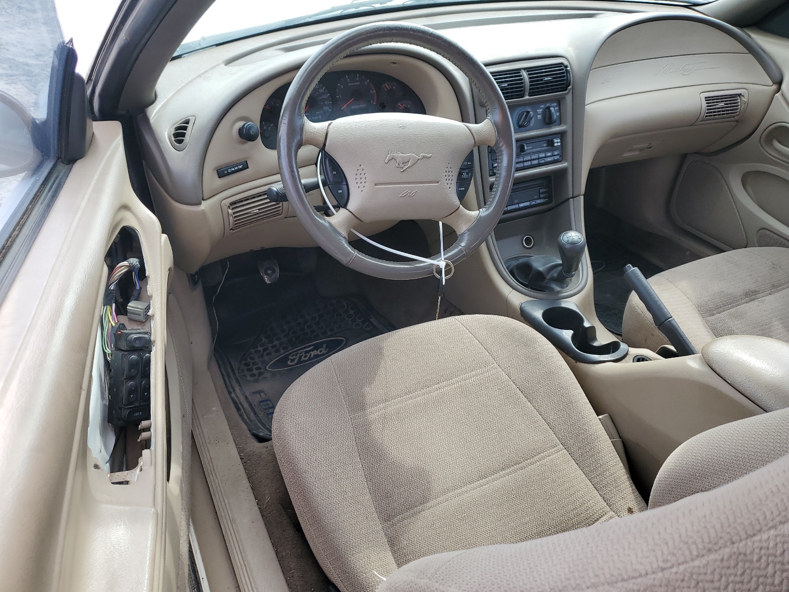 1FAFP4449YF113454 2000 Ford Mustang