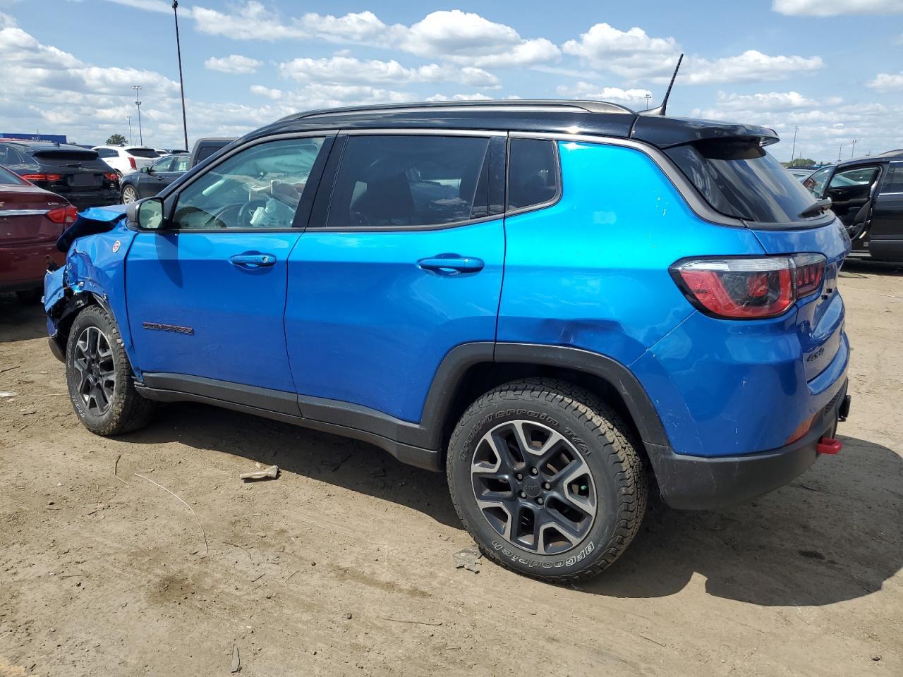 3C4NJDDB7KT647619 2019 JEEP COMPASS - Image 2