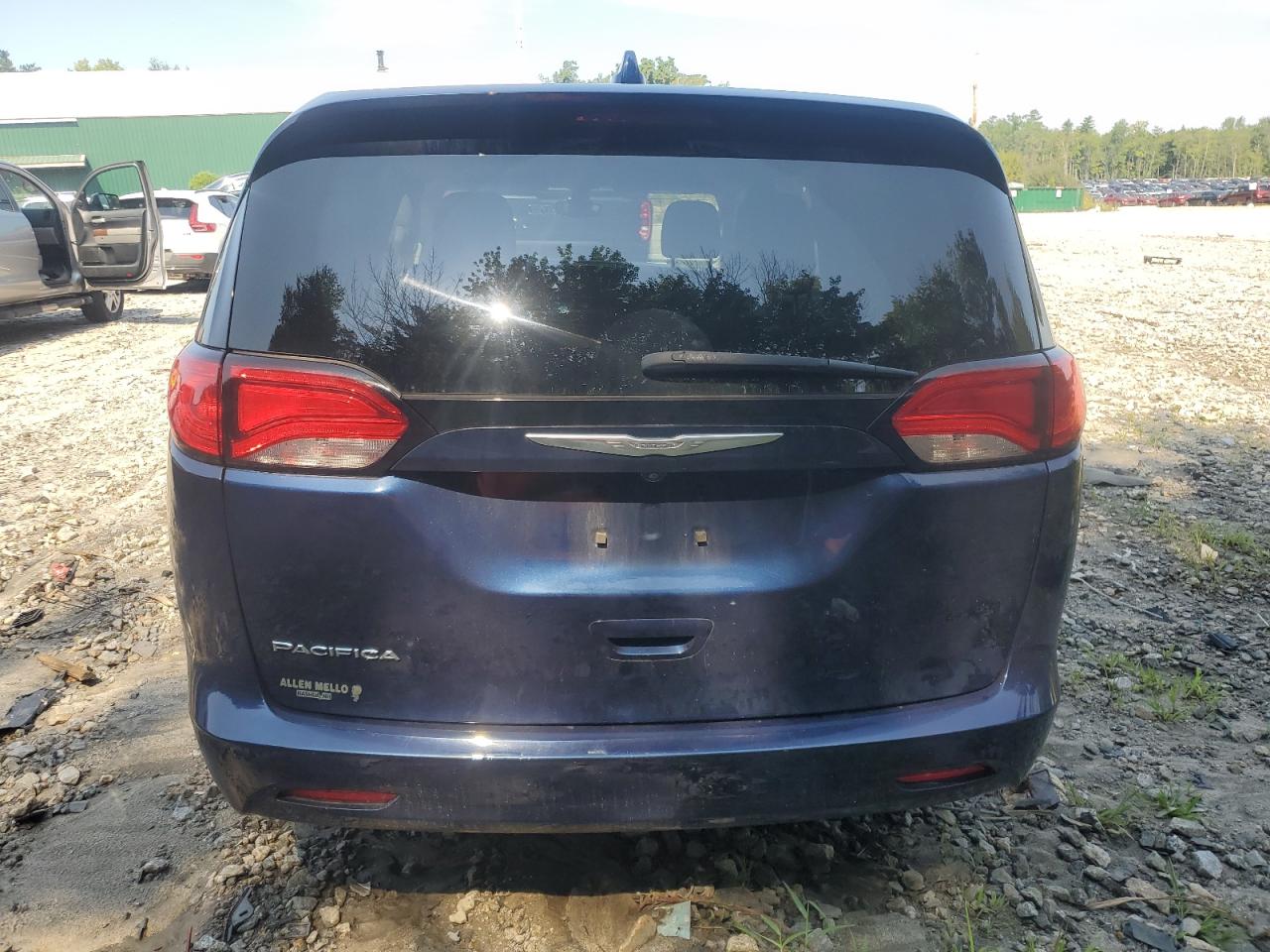 2C4RC1DG2HR833358 2017 Chrysler Pacifica Touring