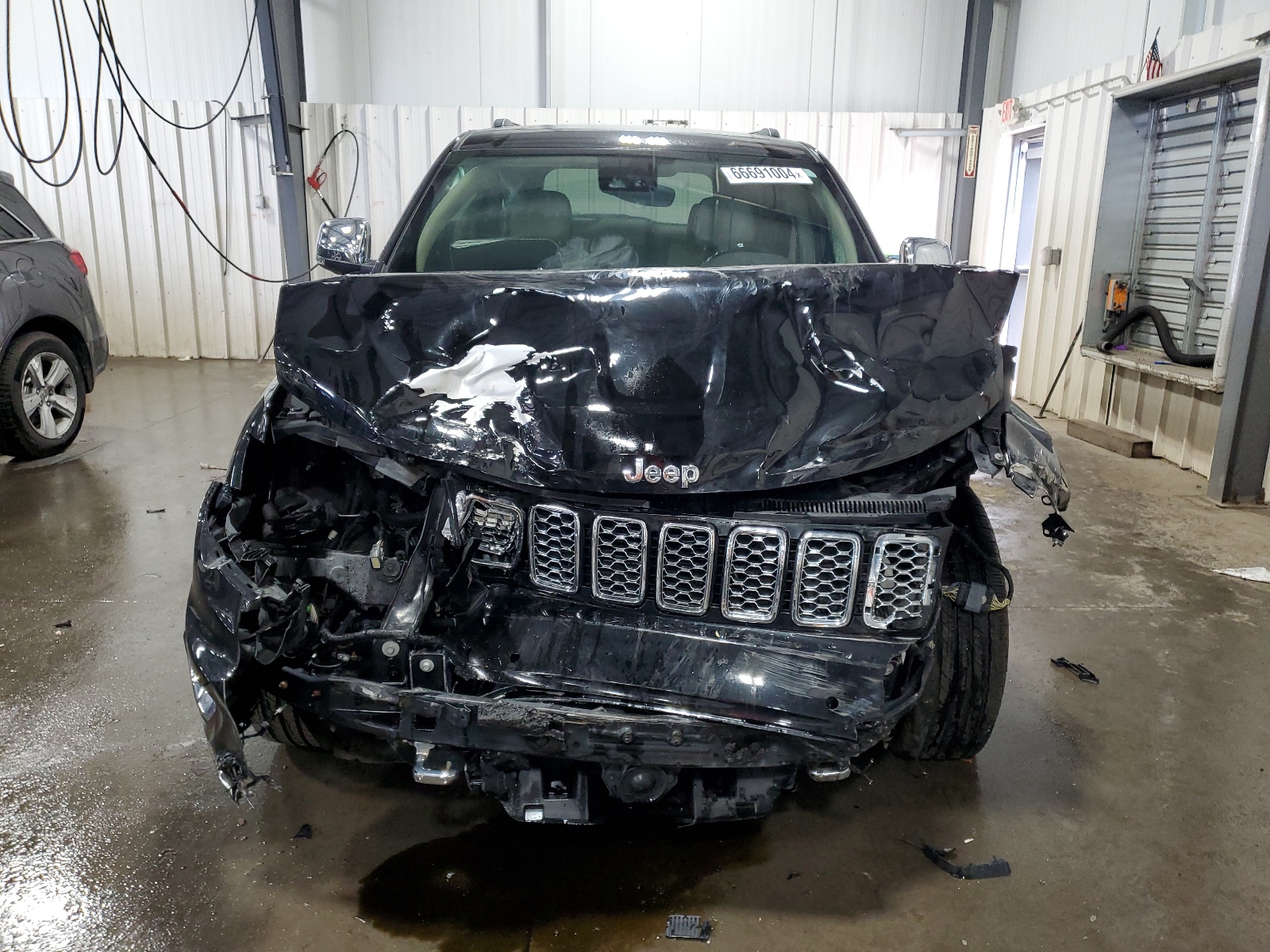 1C4RJFCGXHC694402 2017 Jeep Grand Cherokee Overland 1C4RJFCGXHC694402 2017 Jeep Grand Cherokee Overland