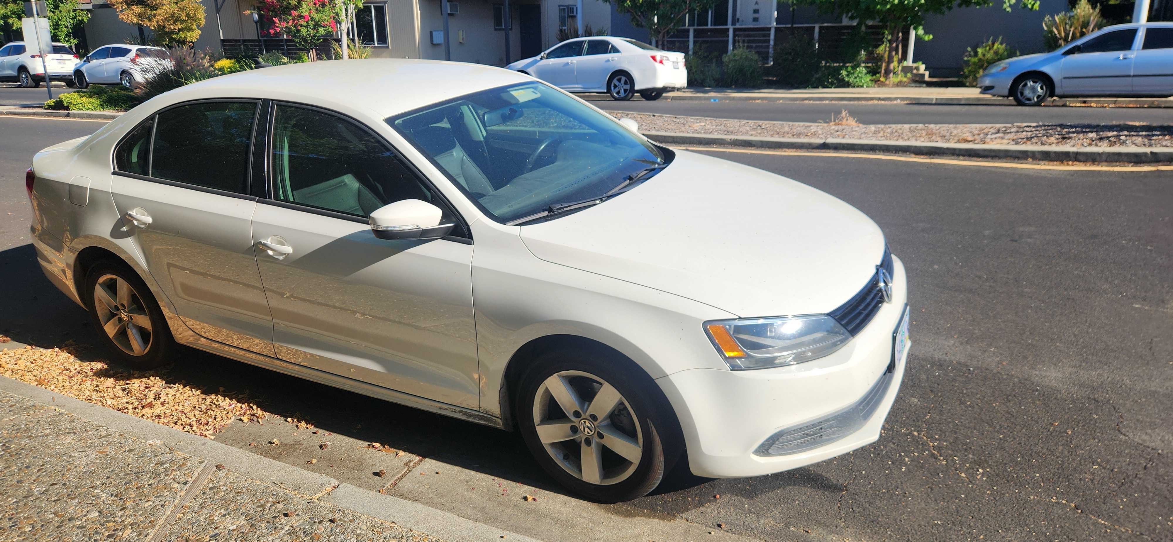 2012 Volkswagen Jetta Tdi vin: 3VWLL7AJ9CM401761