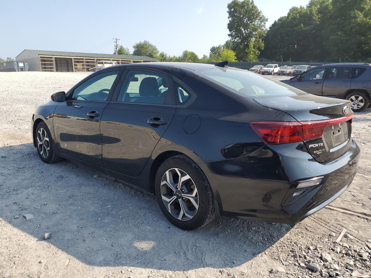 3KPF24AD7KE124824 2019 KIA FORTE - Image 2