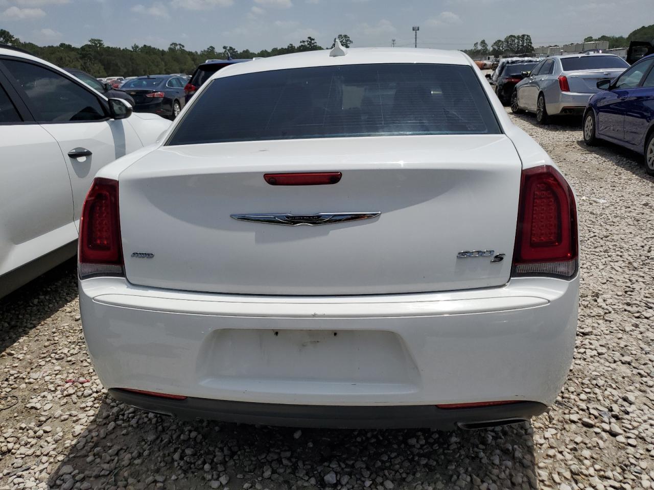 2016 Chrysler 300 S VIN: 2C3CCAGG3GH262358 Lot: 61490444