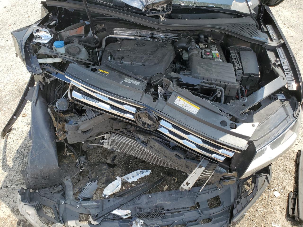 2021 Volkswagen Tiguan - Image 12