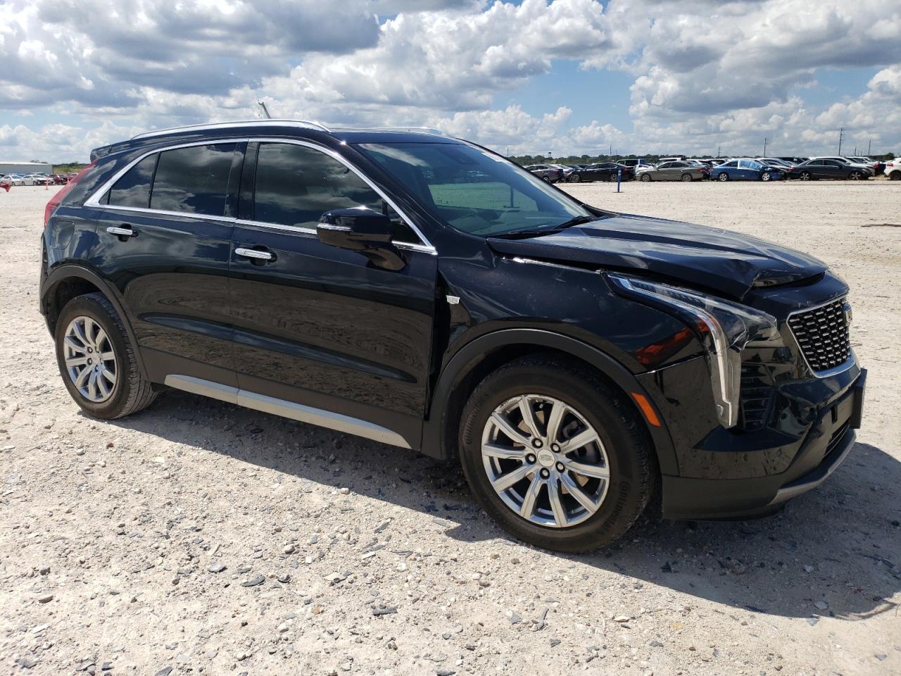 VIN 1GYFZCR45MF047545 2021 CADILLAC XT4 no.4