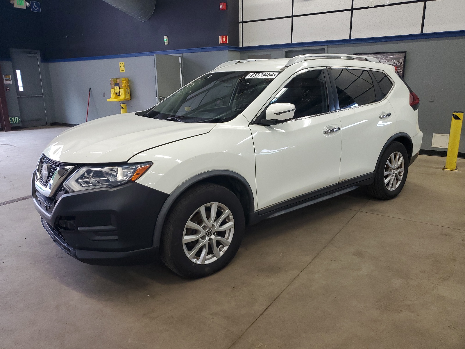 2018 Nissan Rogue S vin: KNMAT2MT9JP523067