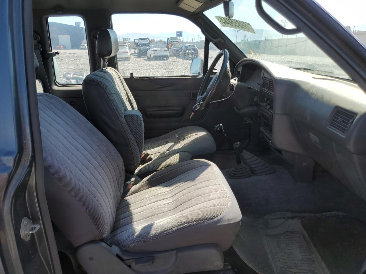 1992 Toyota Pickup - Image 10