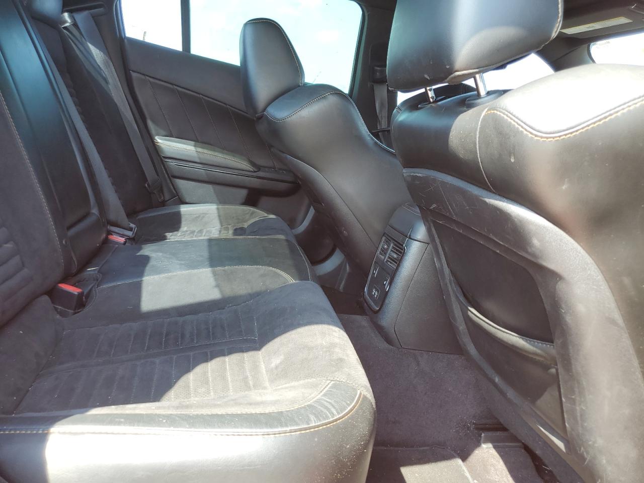 2017 Dodge Charger - Image 10