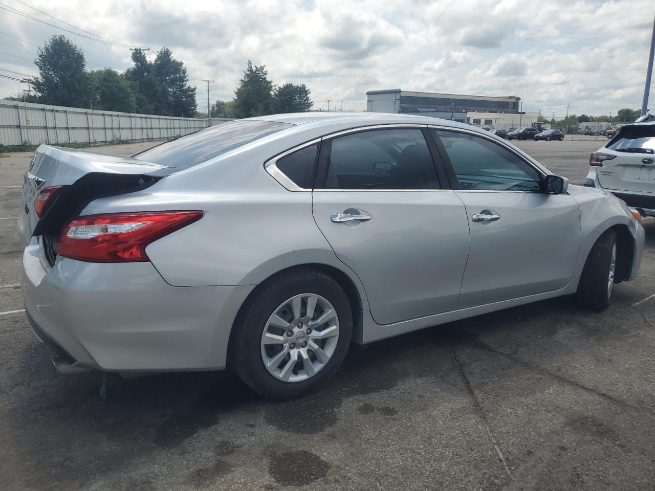 2016 Nissan Altima - Image 3
