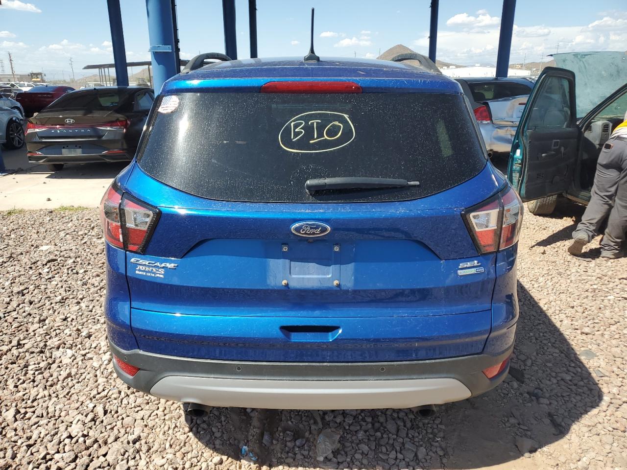 1FMCU9HD8JUB44527 2018 Ford Escape Sel