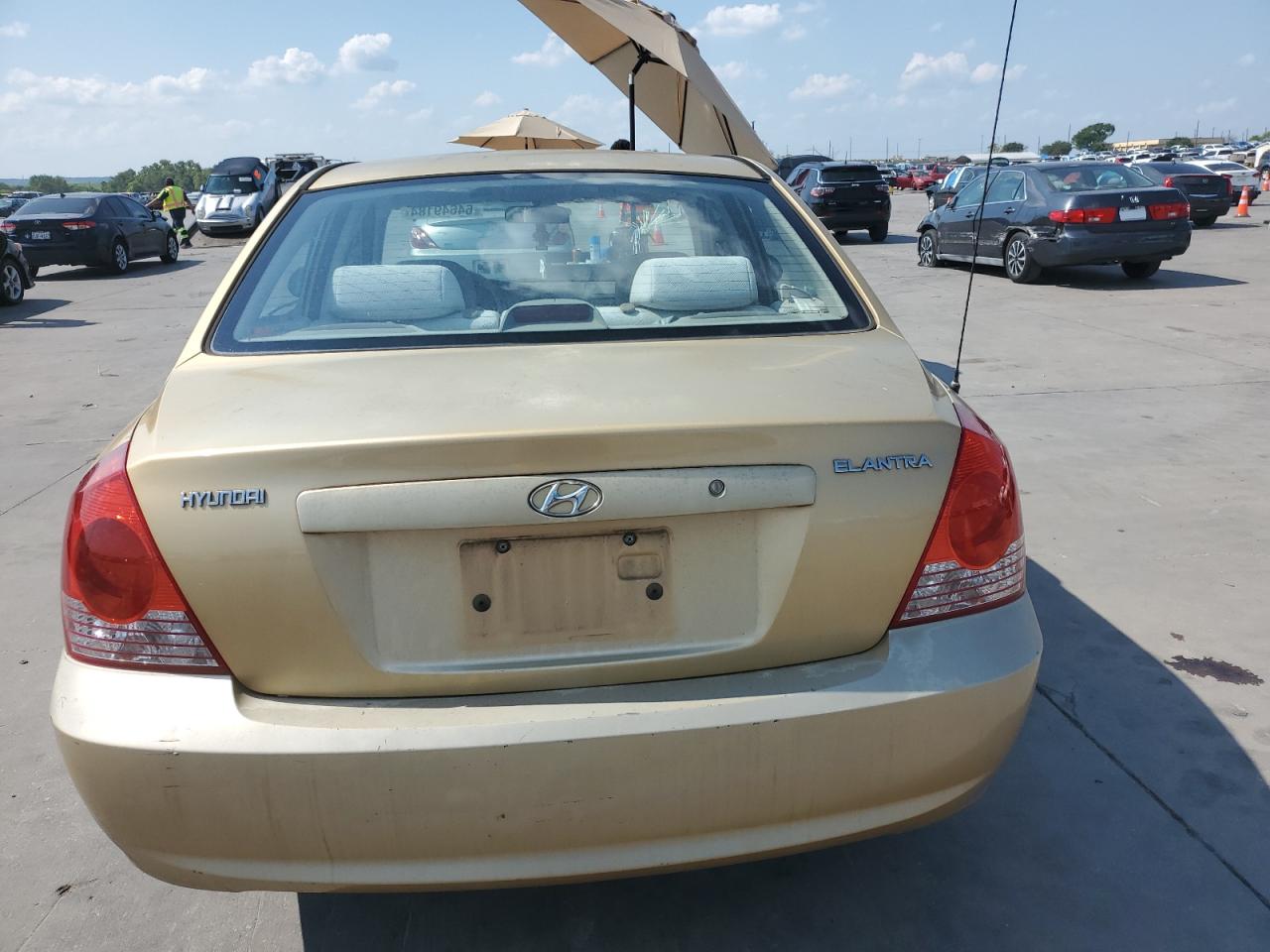 2004 Hyundai Elantra Gls VIN: KMHDN46D74U724363 Lot: 64649184