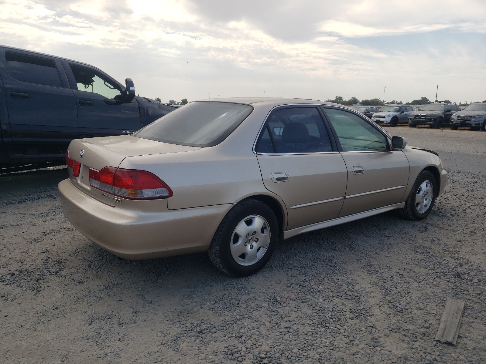 1HGCG16582A036017 2002 Honda Accord Ex