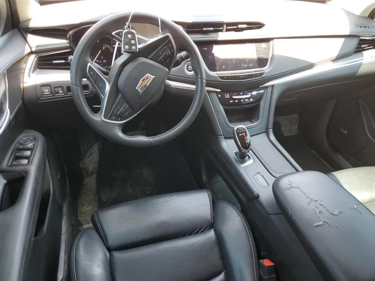 2017 Cadillac XT5 - Image 8