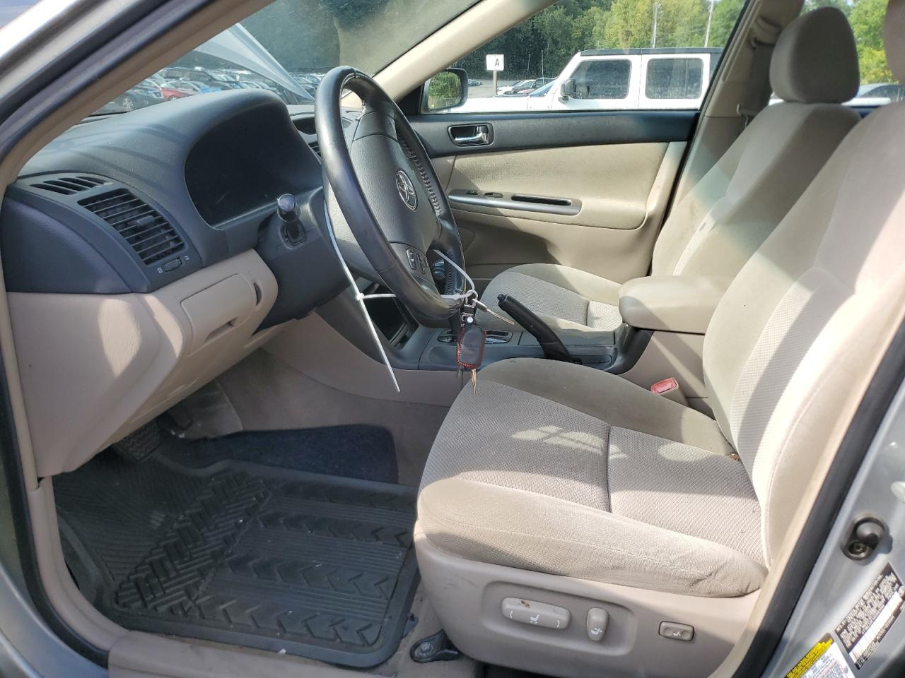 2005 Toyota Camry Le VIN: 4T1BE32K15U992090 Lot: 67949094