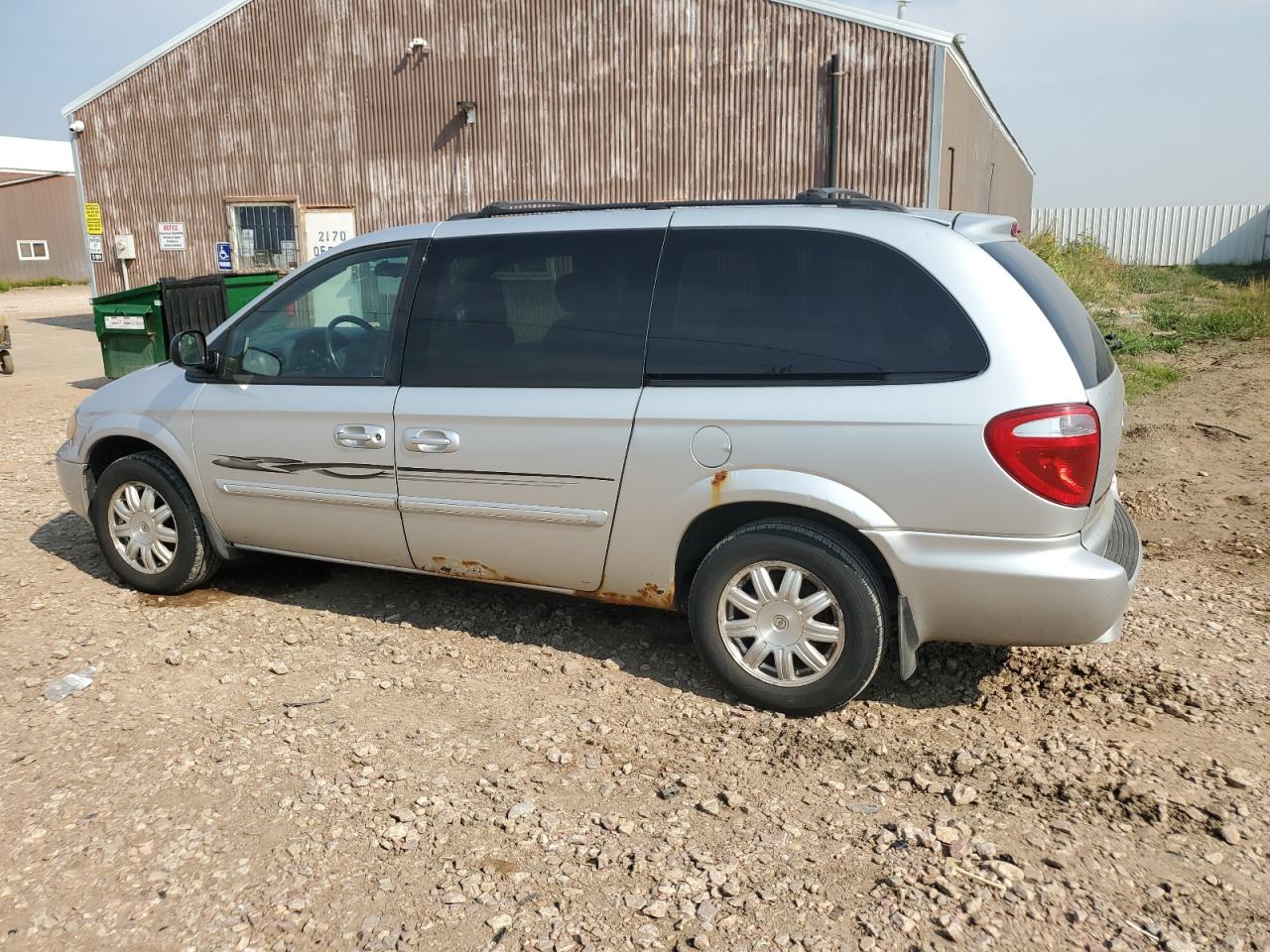 2007 Chrysler Town & Country - Image 2