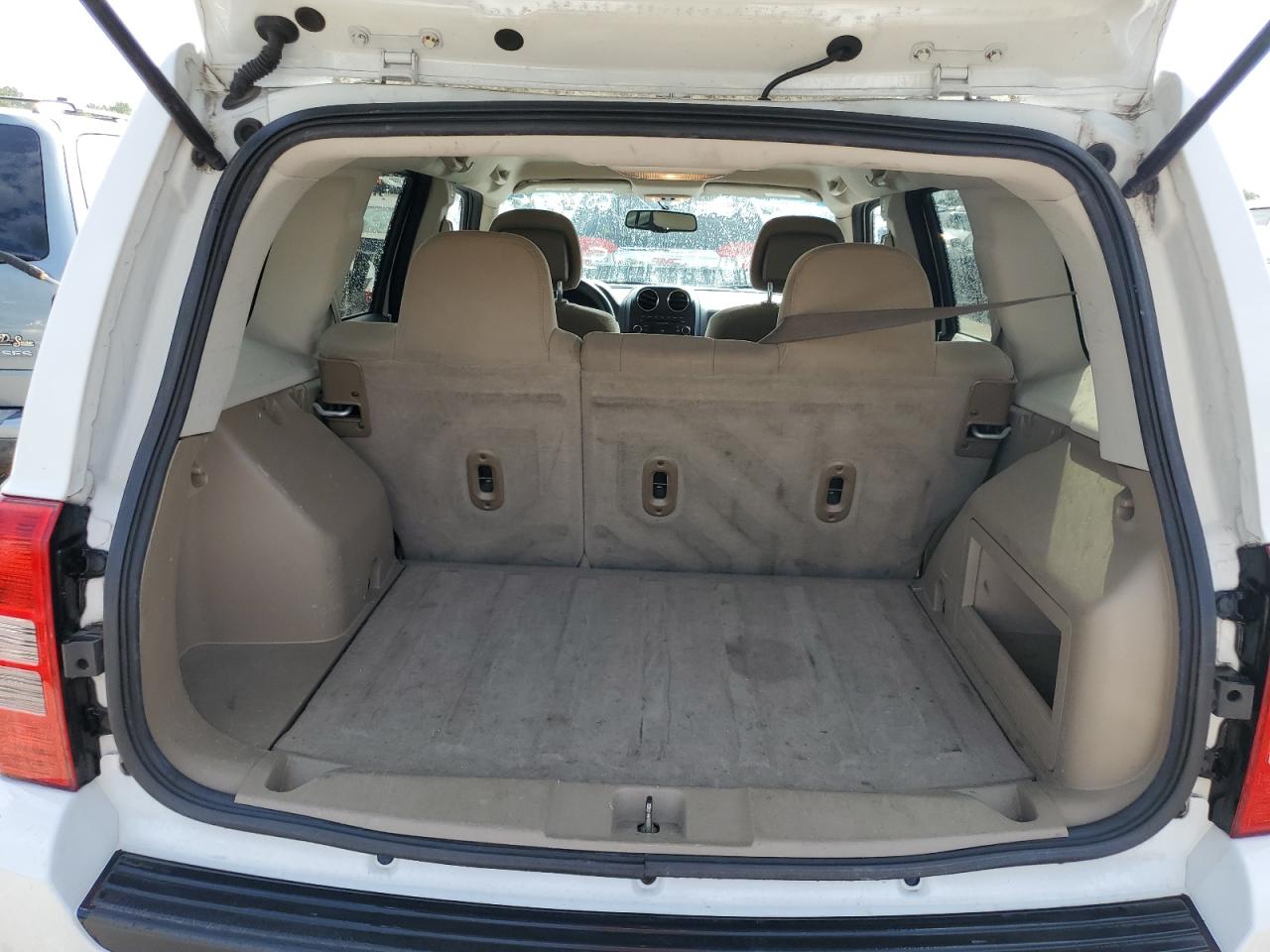 2016 Jeep Liberty (Patriot) - Image 6