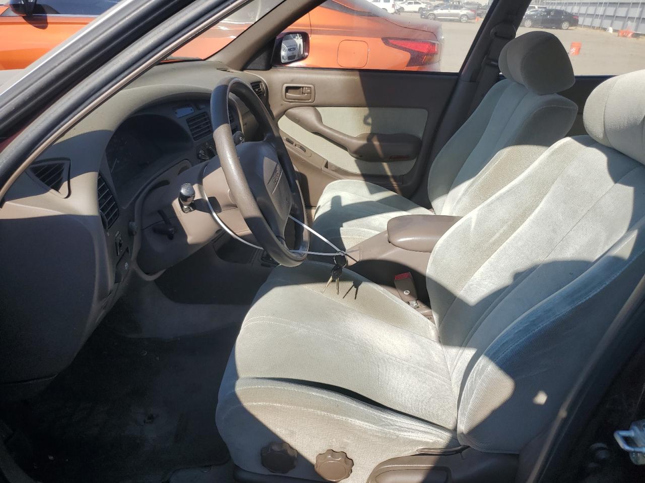 1993 Toyota Camry Le VIN: JT2VK12E4P0216533 Lot: 67001324