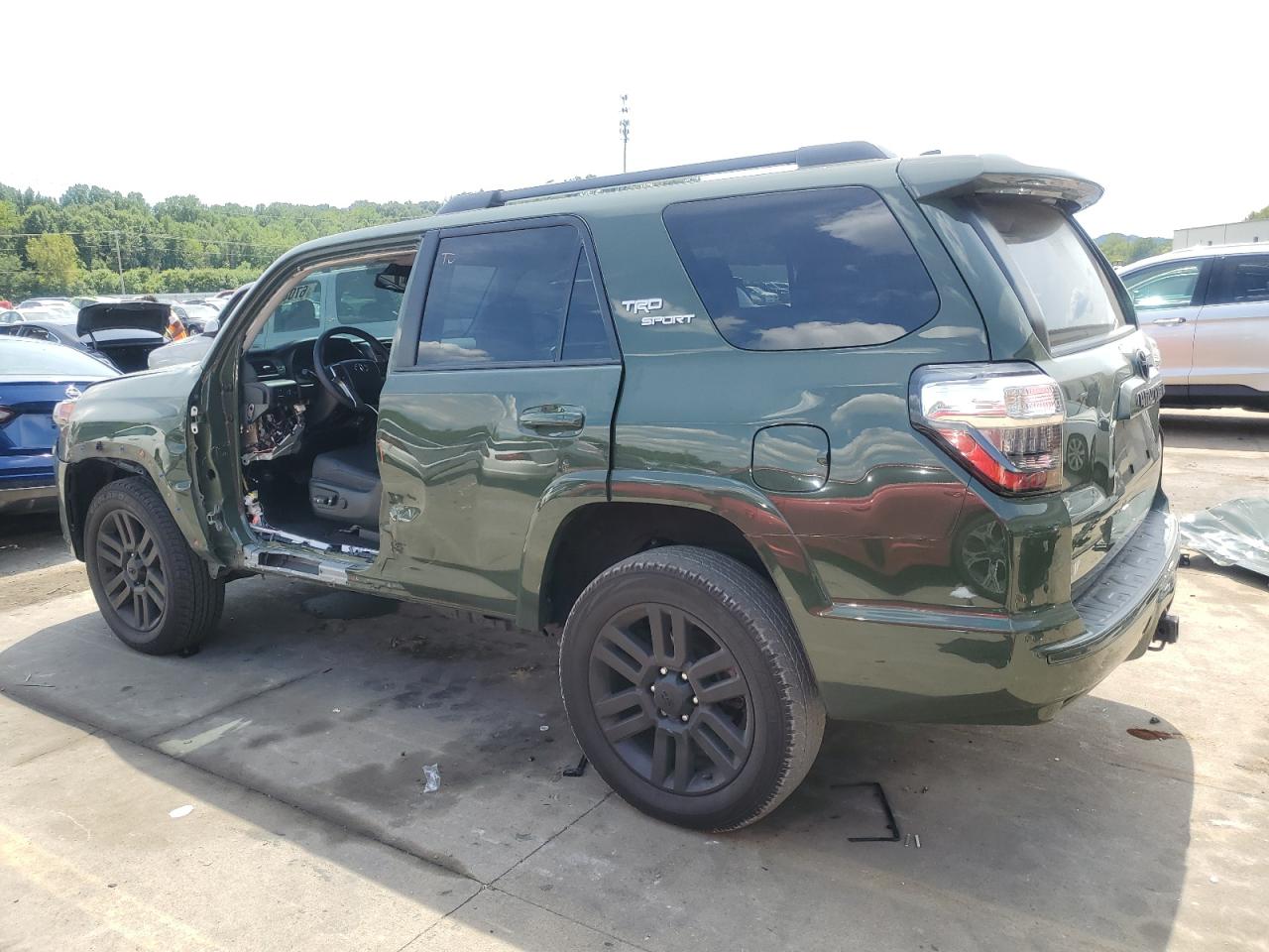 2022 Toyota 4Runner - Image 2