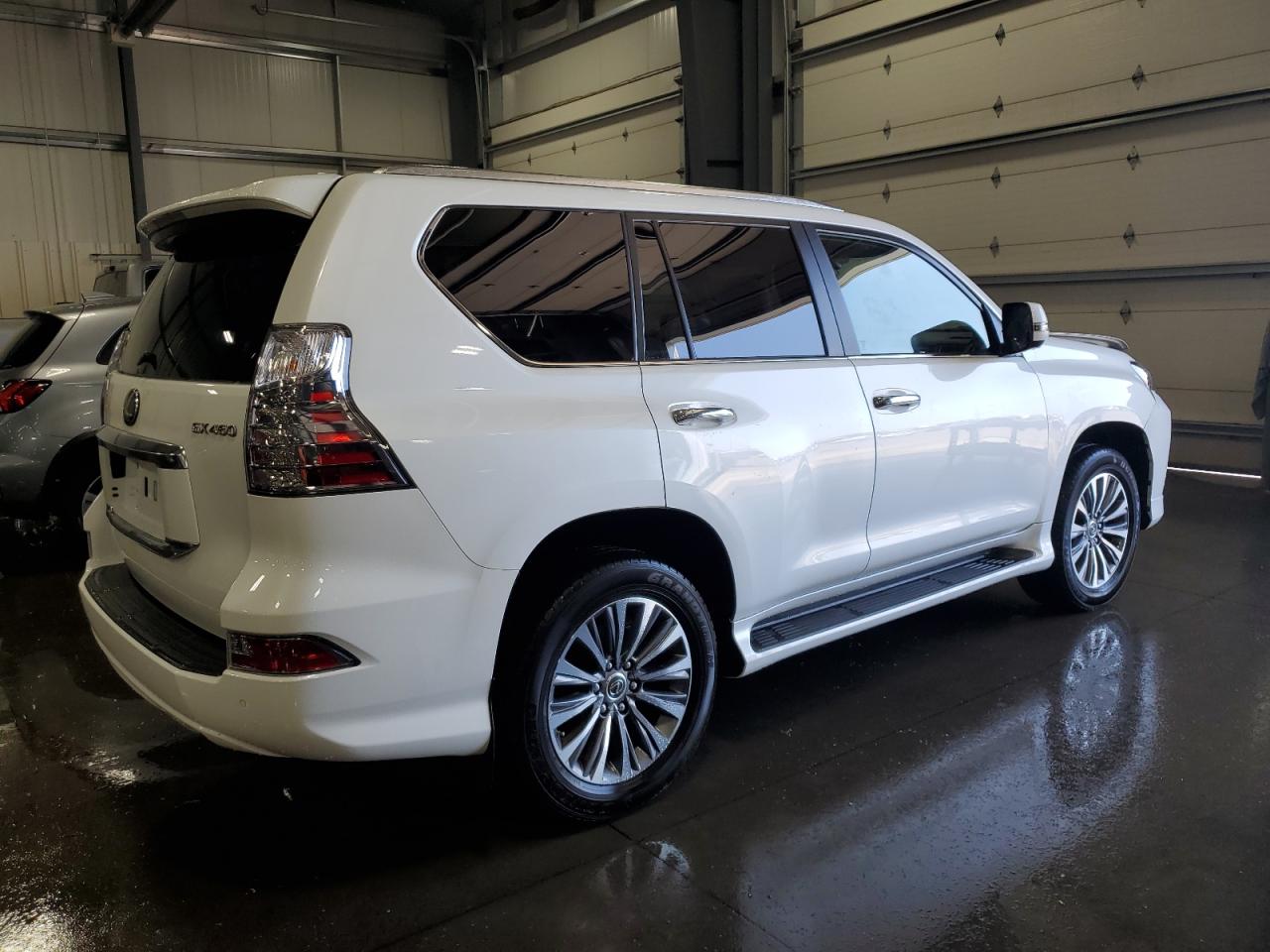 VIN JTJGM7BX5N5313672 2022 LEXUS GX no.3