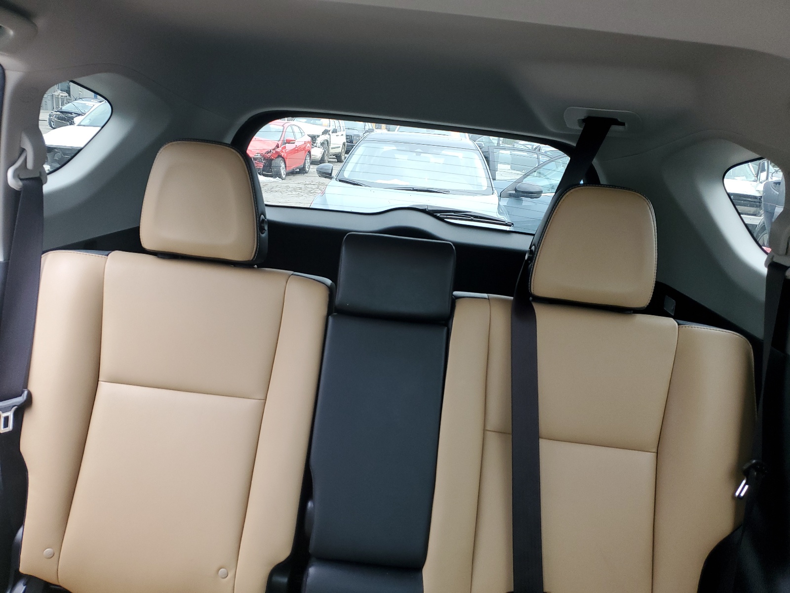 JTMYFREV3HJ134467 2017 Toyota Rav4 Limited