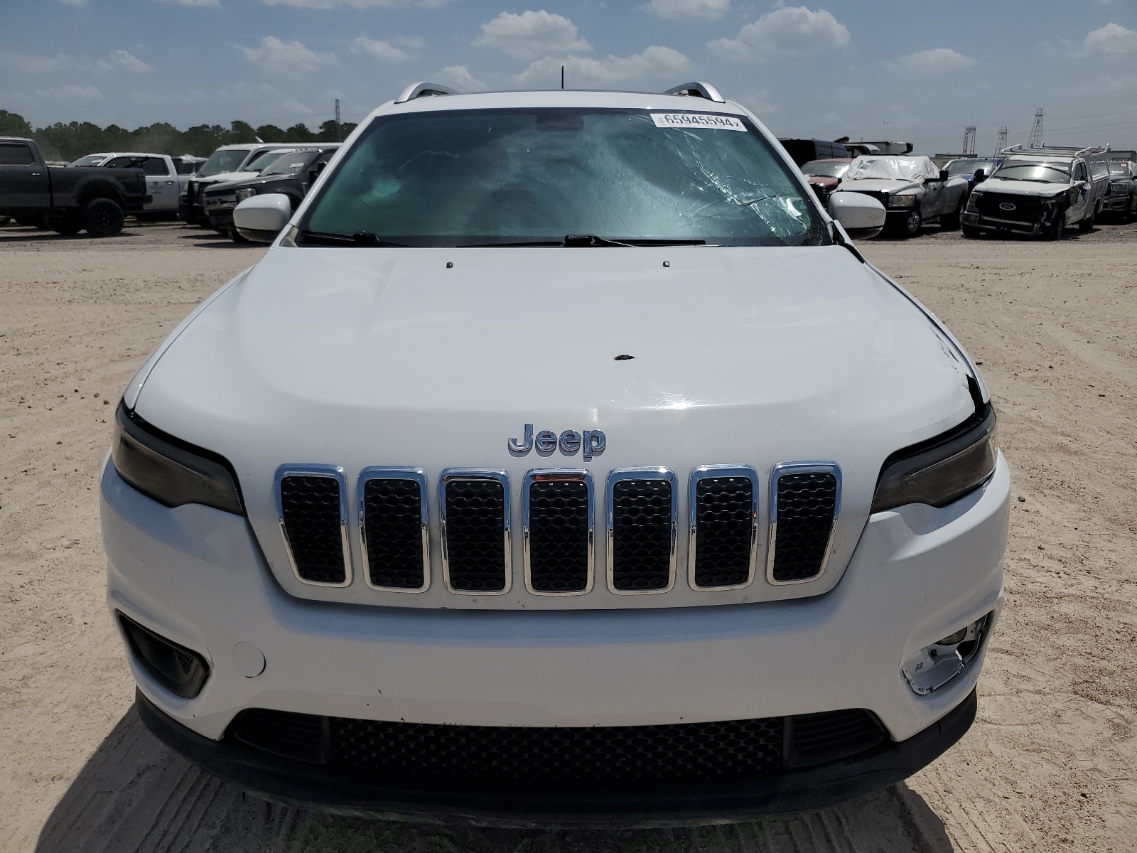 2019 Jeep Cherokee Latitude Plus vin: 1C4PJLLB1KD242396