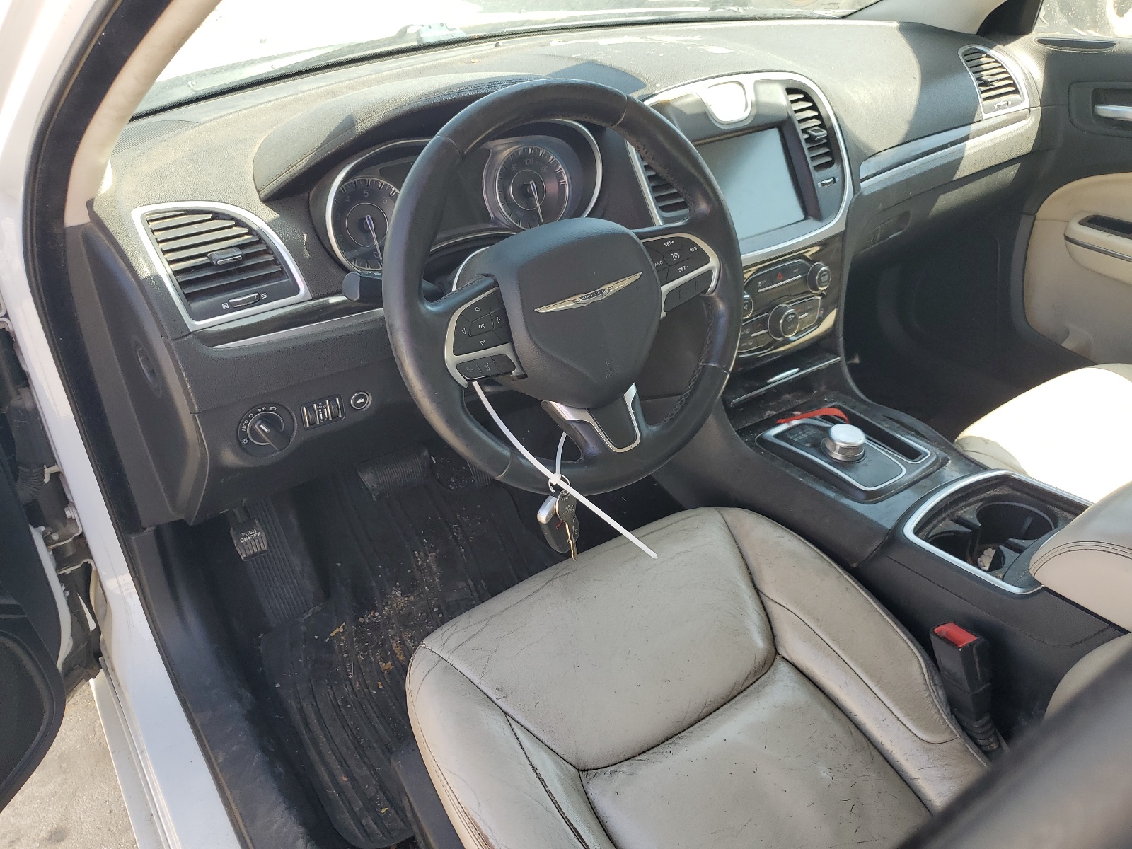 2C3CCAAG3FH792112 2015 Chrysler 300 Limited