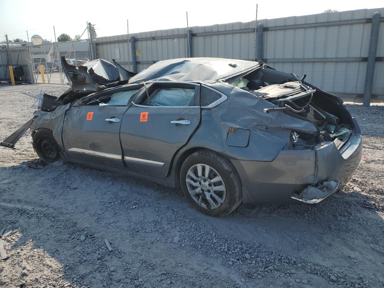 2015 Nissan Altima - Image 2