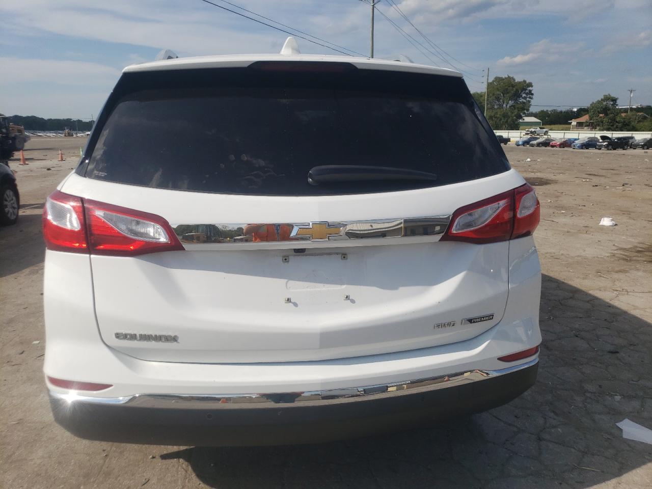 2GNAXVEV3J6274214 2018 Chevrolet Equinox Premier